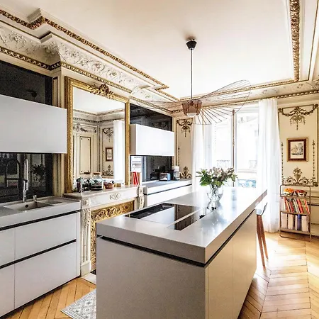 Veeve - Classical Features In The 9th Apartment Paris