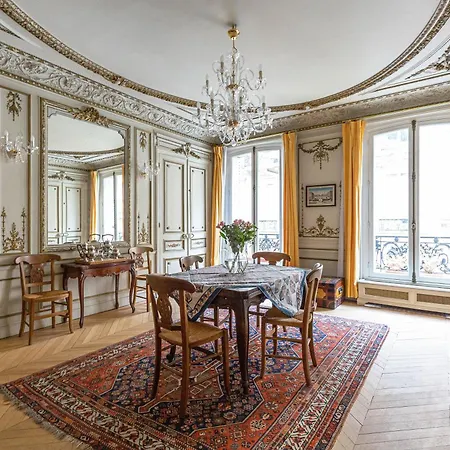 Veeve - Classical Features In The 9th * Paris